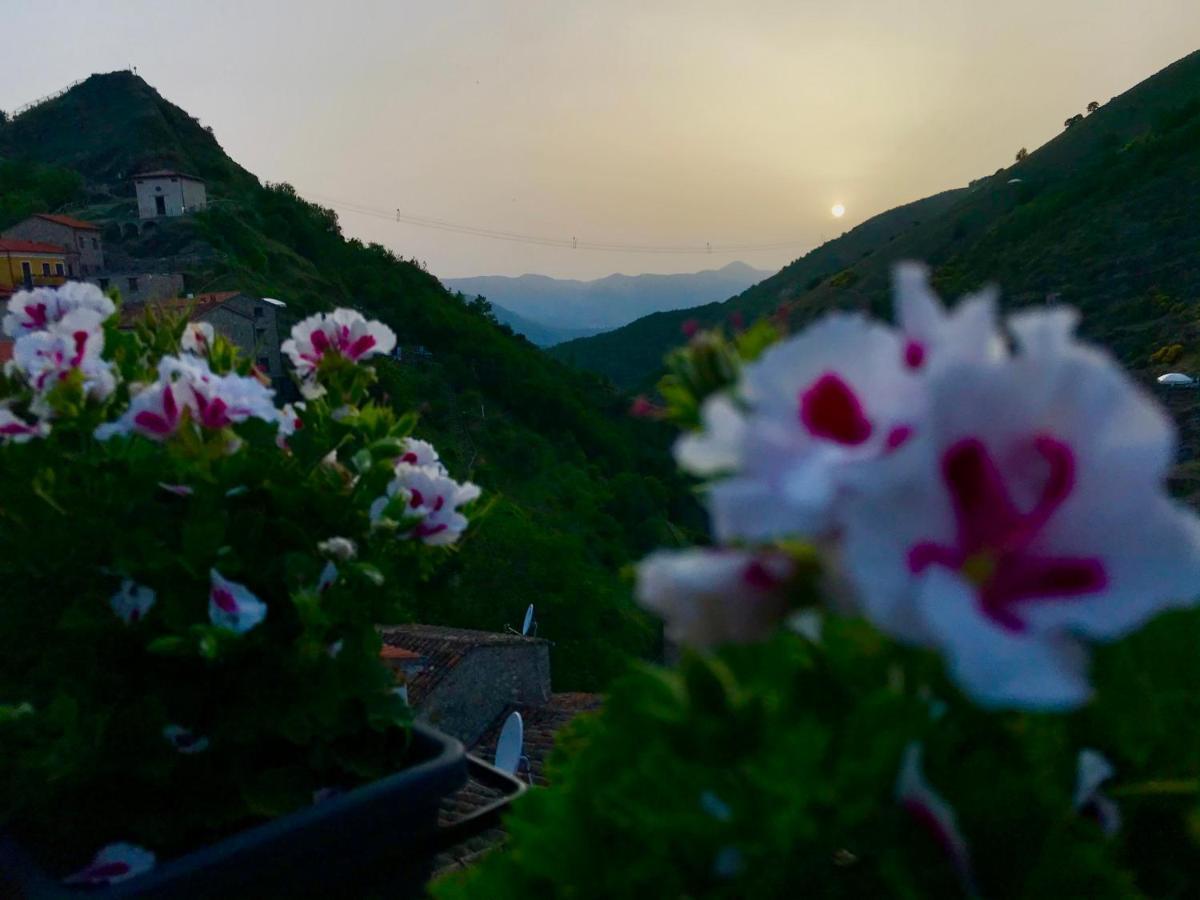 Borgo Manca Suite Sasso di Castalda Exterior photo